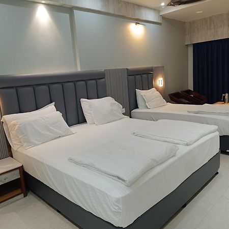 Hotel Lee Garden Near To Blue Flag Beach 500 Mtrs Puri Εξωτερικό φωτογραφία