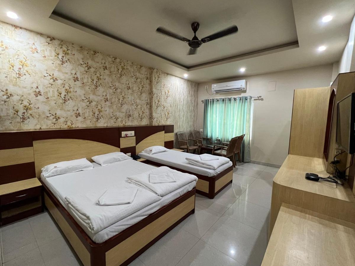 Hotel Lee Garden Near To Blue Flag Beach 500 Mtrs Puri Εξωτερικό φωτογραφία