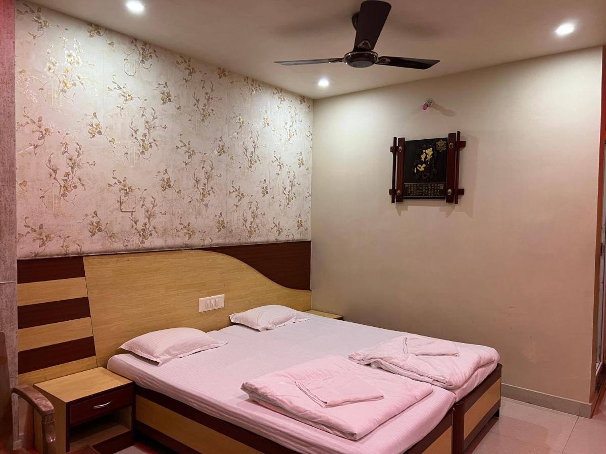Hotel Lee Garden Near To Blue Flag Beach 500 Mtrs Puri Εξωτερικό φωτογραφία