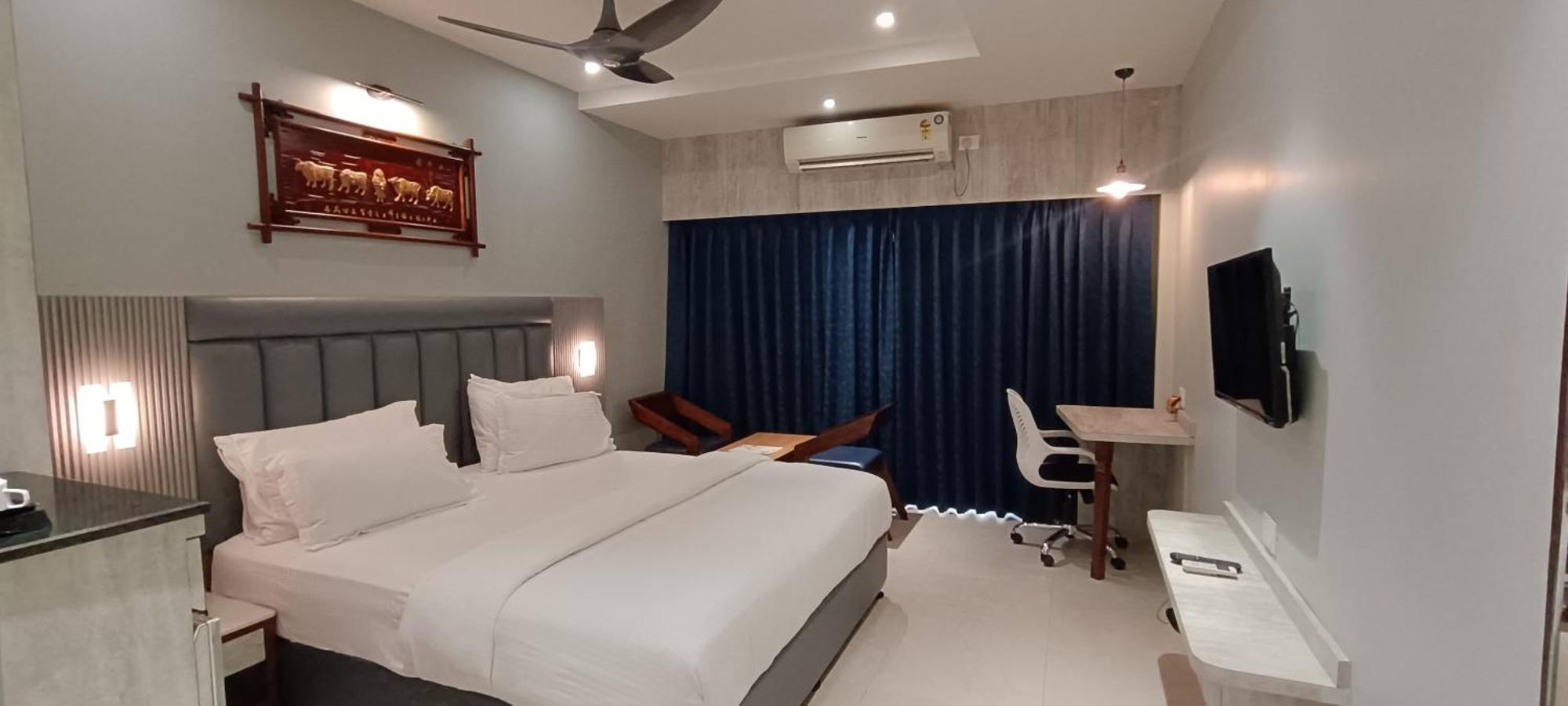 Hotel Lee Garden Near To Blue Flag Beach 500 Mtrs Puri Εξωτερικό φωτογραφία