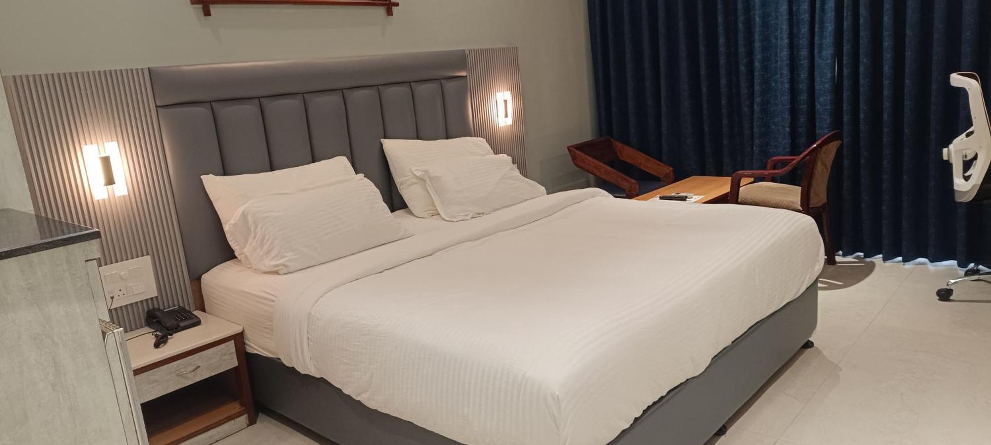 Hotel Lee Garden Near To Blue Flag Beach 500 Mtrs Puri Εξωτερικό φωτογραφία